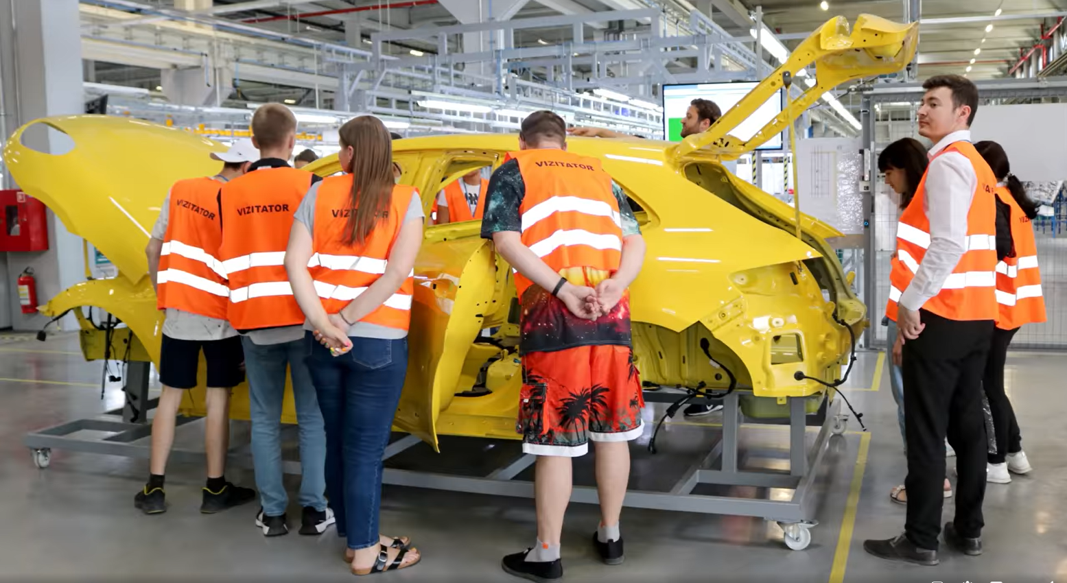 Students’ visit to the DRÄXLMAIER factory in Cahul